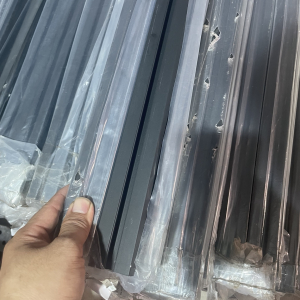 nhom-thanh-dinh-hinh-40x40-mau-den-anode-phun-cat-den